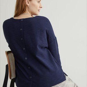 Cute Reitmans 3/4 Sleeve Textured Top with Buttoned Back